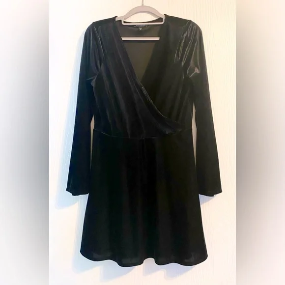 express black velvet dress Strapless Velvet Statement Bow Mini Dress